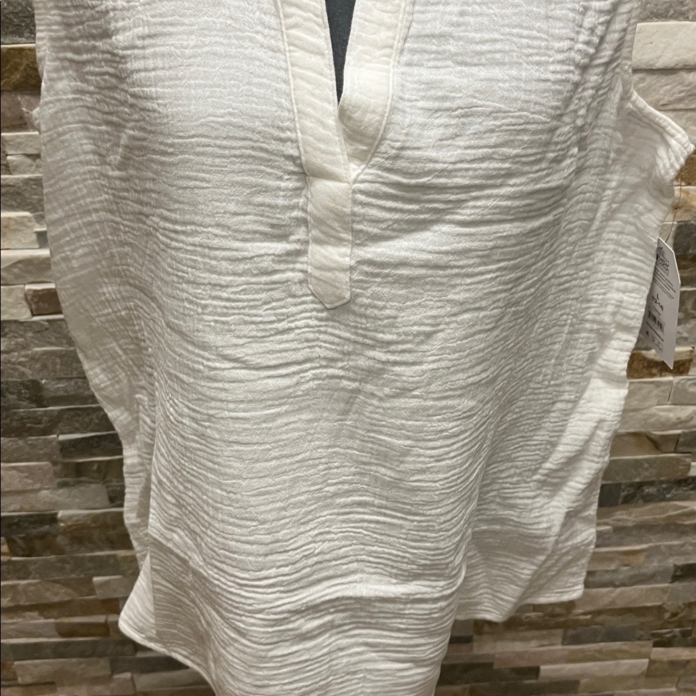 New Time & Tru Sleeveless Textured White Blouse - Picture 3 of 8